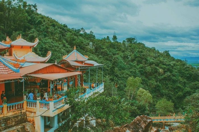 chua linh thieng nha trang
