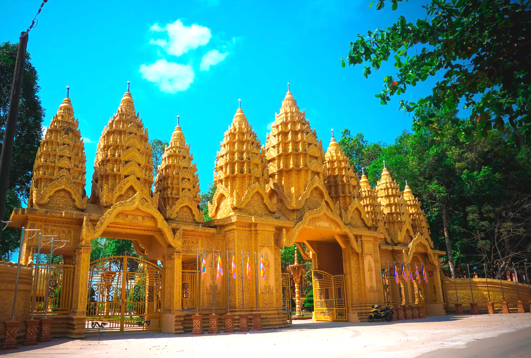 chua noi tieng tra vinh
