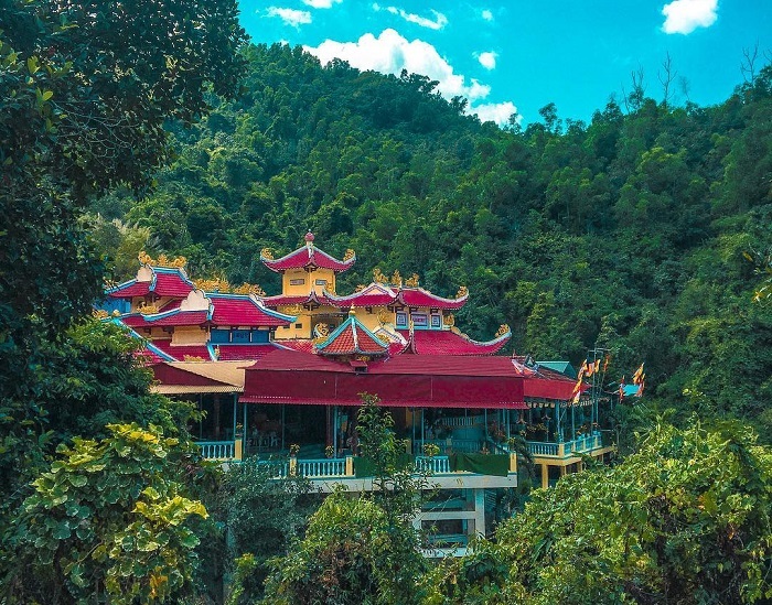 chua suoi do nha trang
