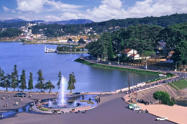 ho xuan huong da lat