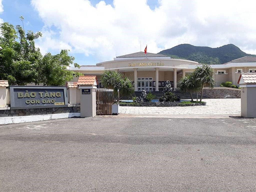 tham quan bao tang tai con dao