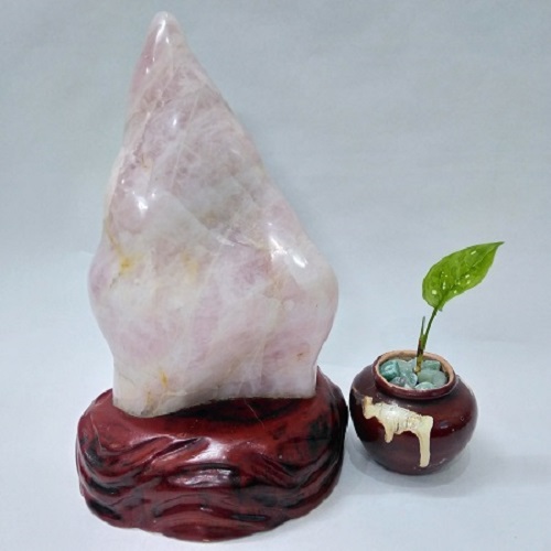 Đá phong thủy thạch anh hồng