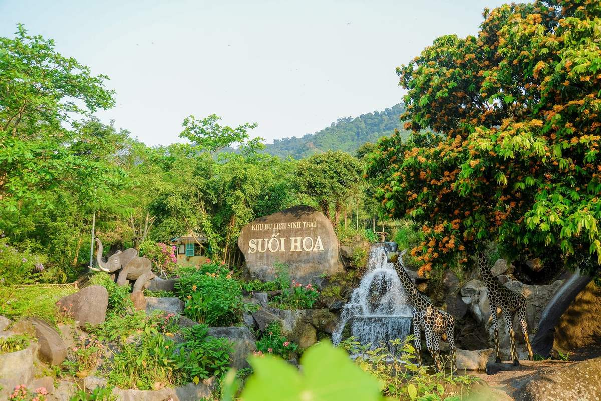 khu du lich suoi hoa da nang
