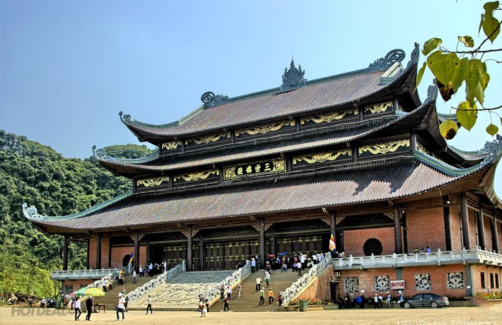 chua bai dinh ninh binh dep