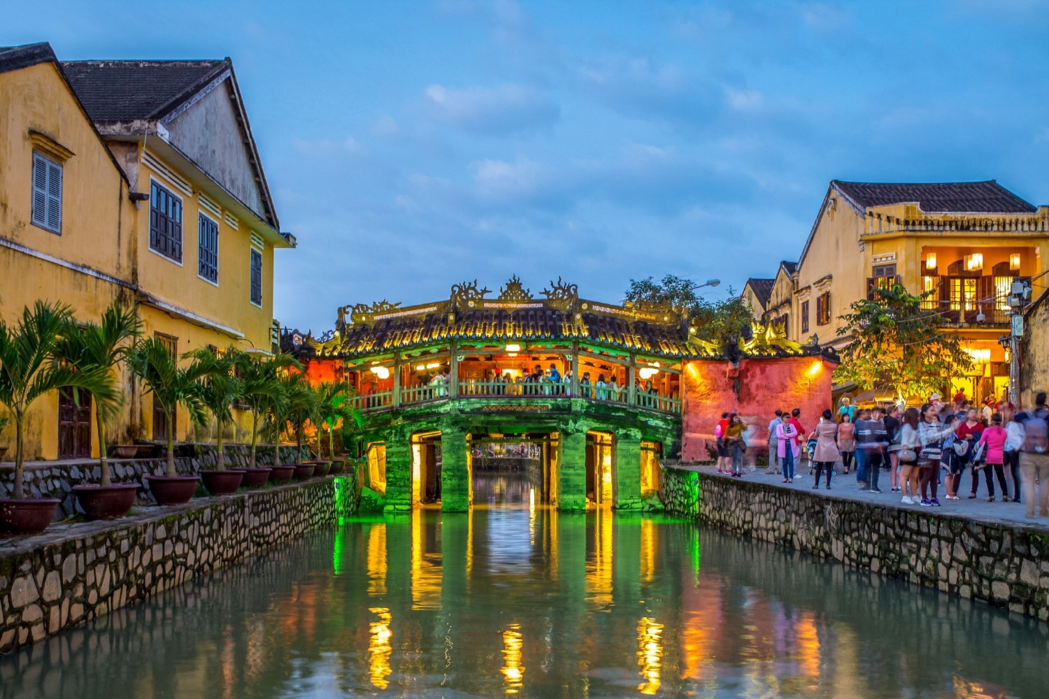chua cau hoi an 2025