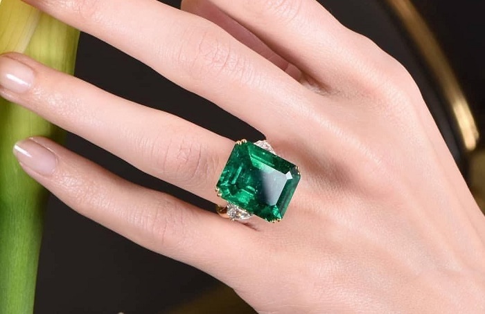 trang suc tu ngoc luc bao