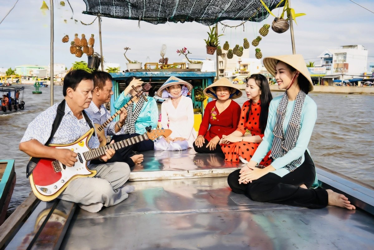 don ca tai tu tren song can tho