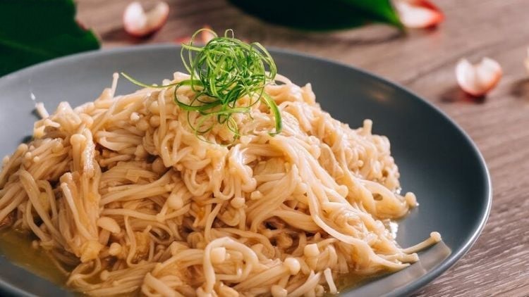 nam kim cham xao bo cay