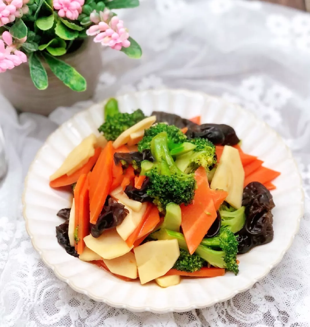 nam meo xao rau cu chaynam meo xao rau cu chay