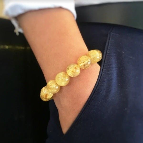 deo vong phong thuy dung