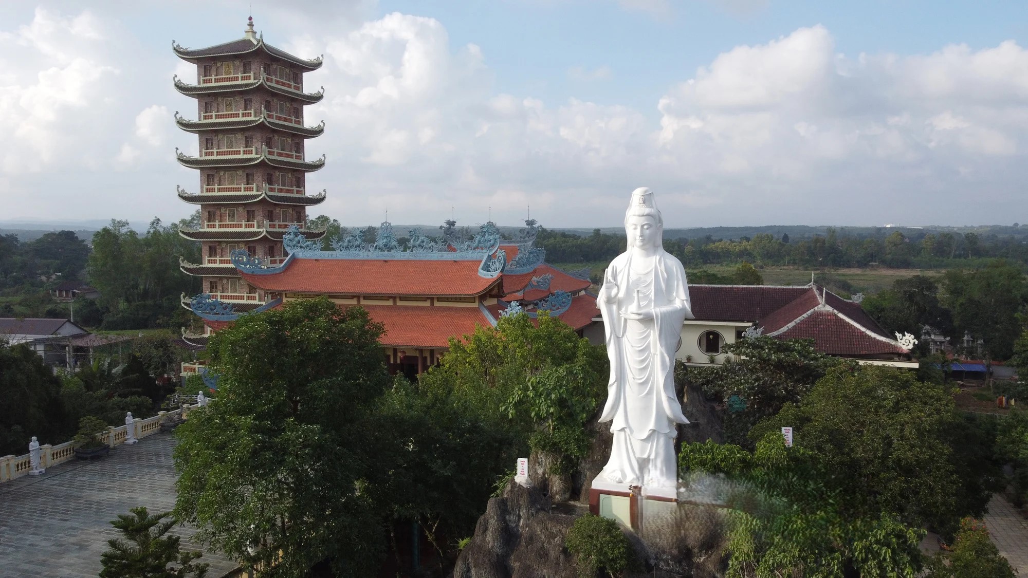 tuong bo tat quan am chua cam lo