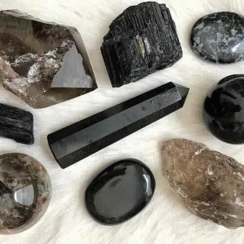 Các Loại Đá Phong Thủy Màu Đen Mang Lại May Mắn, Tài Lộc