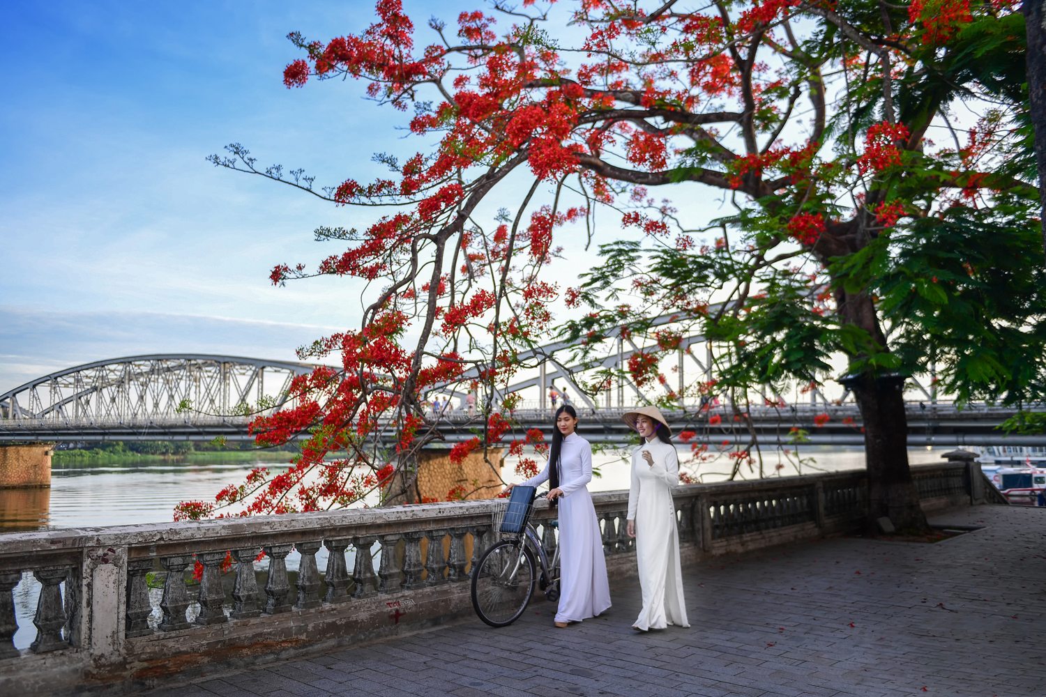 song huong hue